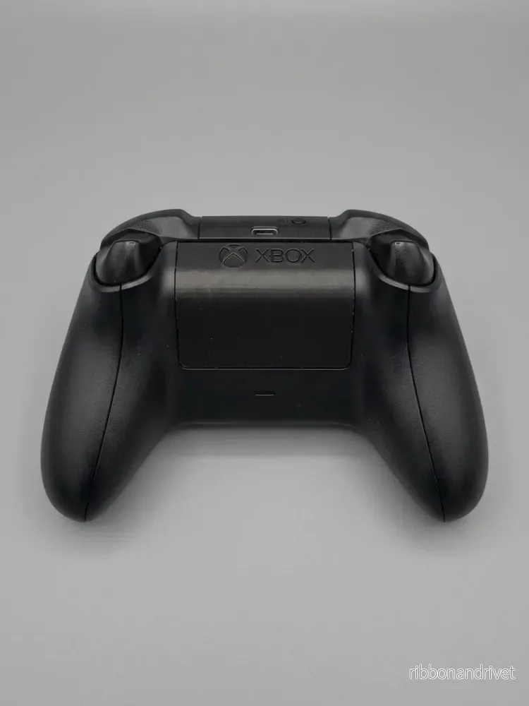 Batterilock för XBOX One Controller Model 1914 (rak baksida) Batterilock för XBOX One Controller Model 1914 (rak baksida)