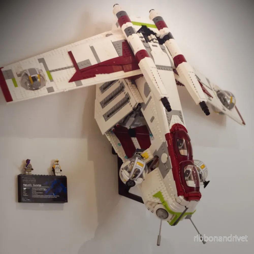 Väggfäste för LEGO Republic Gunship 75309