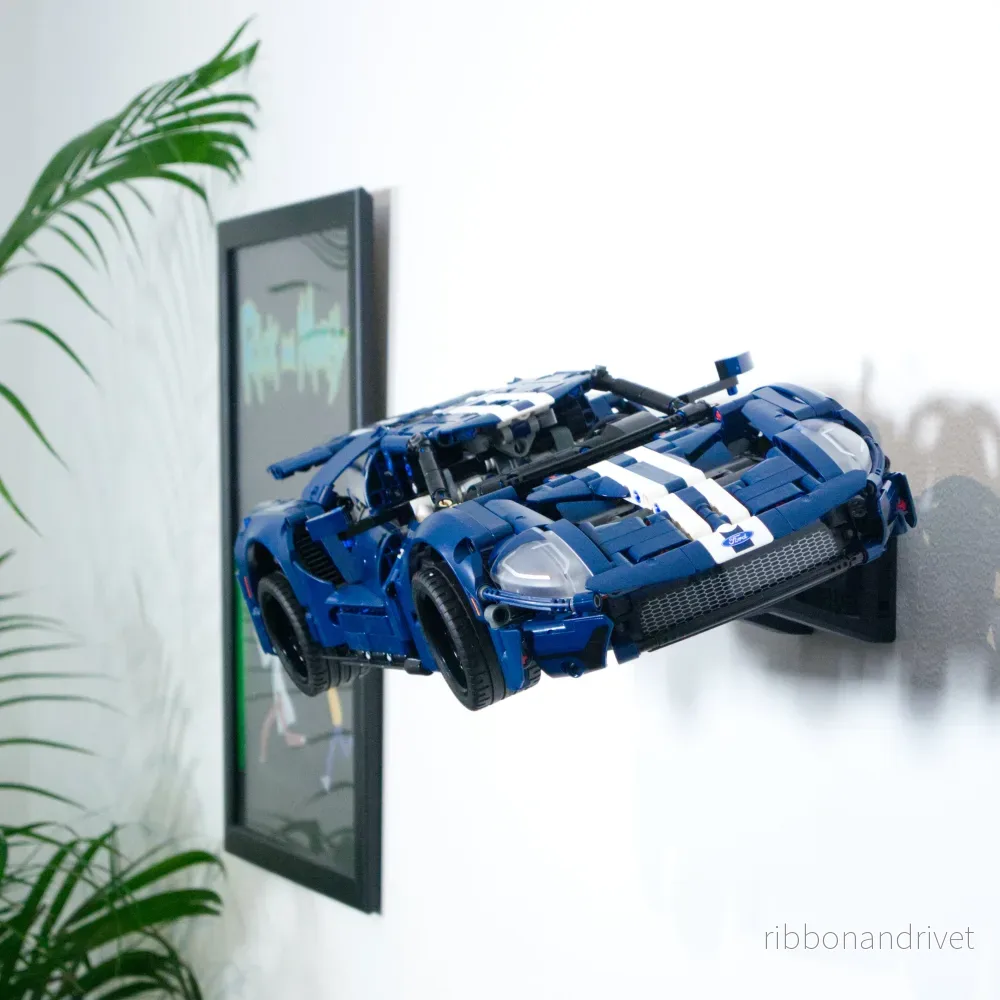 Väggfäste för Technic Ford GT 42154