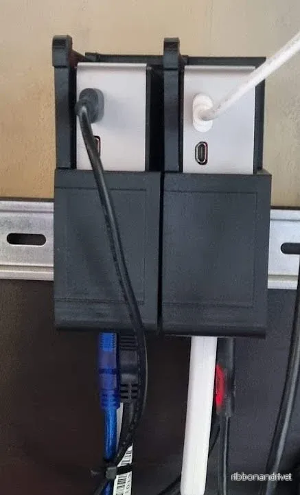 35 mm DIN-skenefäste för Raspberry Pi 4 i FLIRC-skåp 35 mm DIN-skenefäste för Raspberry Pi 4 i FLIRC-skåp