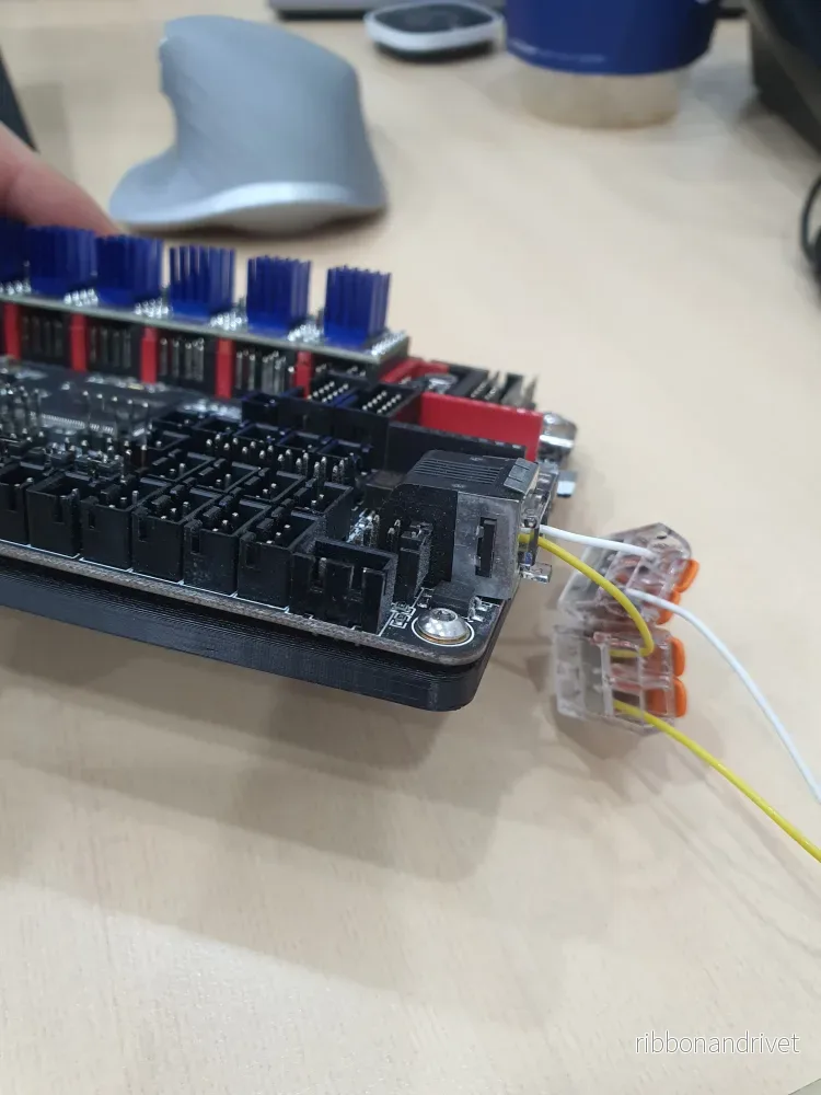 Låghöjd DIN-skena montering för LRS-200, RS-25, Raspberry Pi (3, 4 och Zero 2) och BTT Octopus Låghöjd DIN-skena montering för LRS-200, RS-25, Raspberry Pi (3, 4 och Zero 2) och BTT Octopus