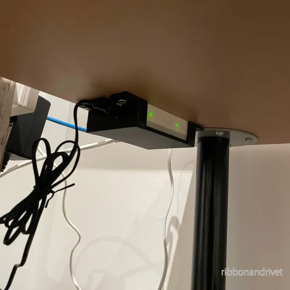 Skrivbordsfäste för D-Link DGS-1005A 5-portars switch