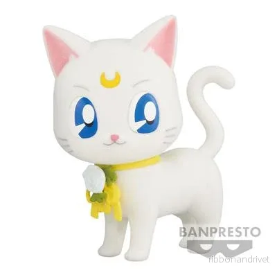 Pretty Guardian Sailor Moon Fluffy Puffy – Dress Up Style Luna/Artemis Pretty Guardian Sailor Moon Fluffy Puffy – Dress Up Style Luna/Artemis
