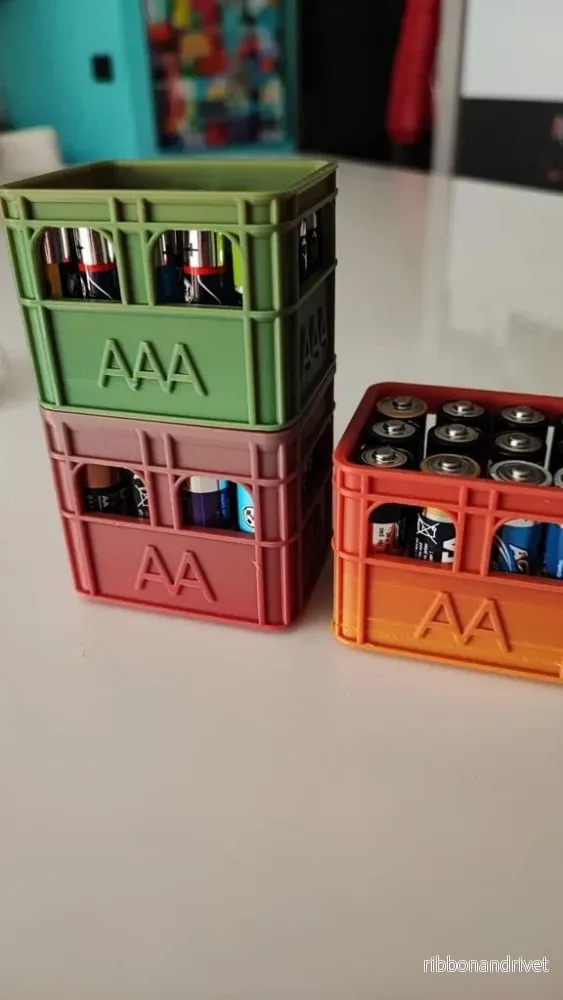 AAA-batterihållare i öllådadesign – stapelbar förvaring