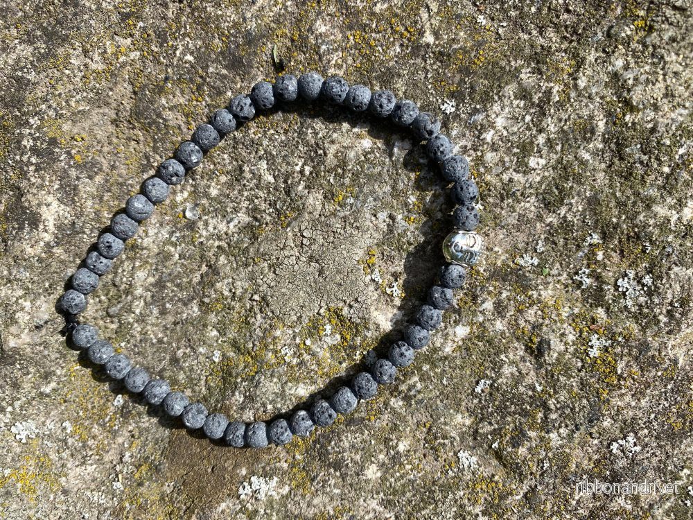 Lavasten grå Armband 5 mm med Buddhapärla Lavasten grå Armband 5 mm med Buddhapärla