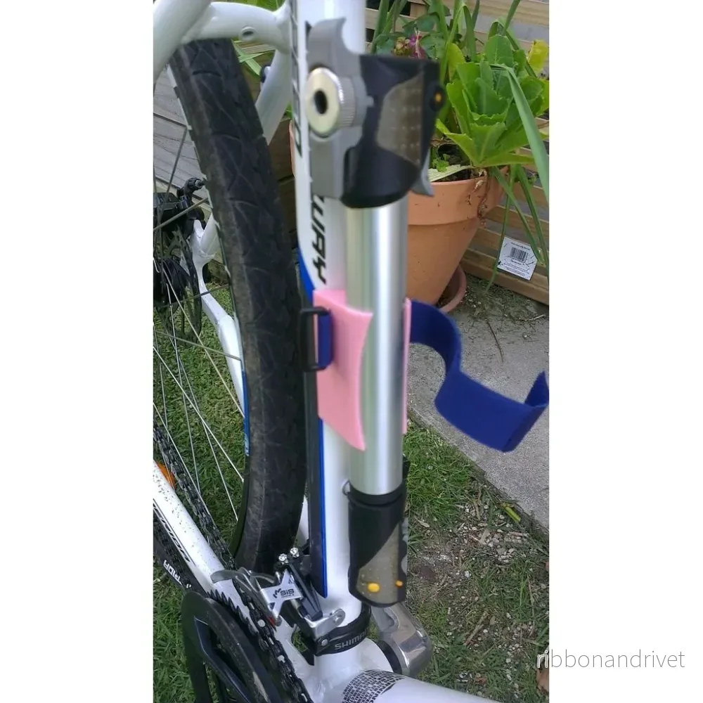 Hållare för USB-stickor och SD-minneskort
