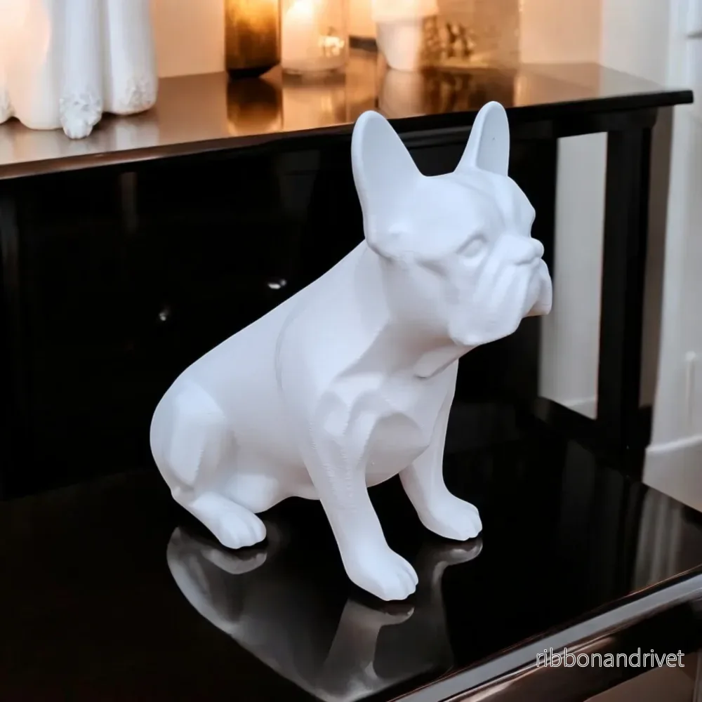 Minimalistisk skulptur av fransk bulldog
