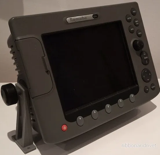 Monteringsfäste för Raymarine E80 C80 Trunnion kartplotter GPS