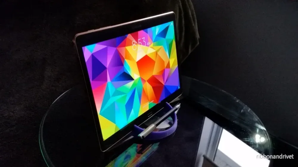 Praktisk hållare för surfplatta och penna för Samsung Galaxy Tab S
