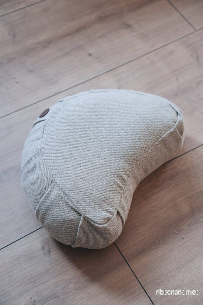 Mindful Deluxe Crescent Meditation Cushion – Hemp Mindful Deluxe Crescent Meditation Cushion – Hemp
