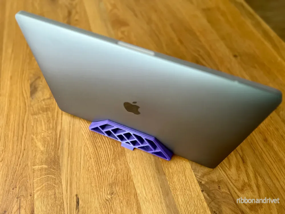 Vertikalt skrivbordsstativ för MacBook Pro (TouchBar) i clamshell-läge - Bild 2