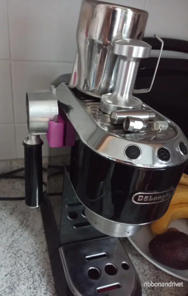 DeLonghi Dedica EC680/EC685 Portafilterhängare
