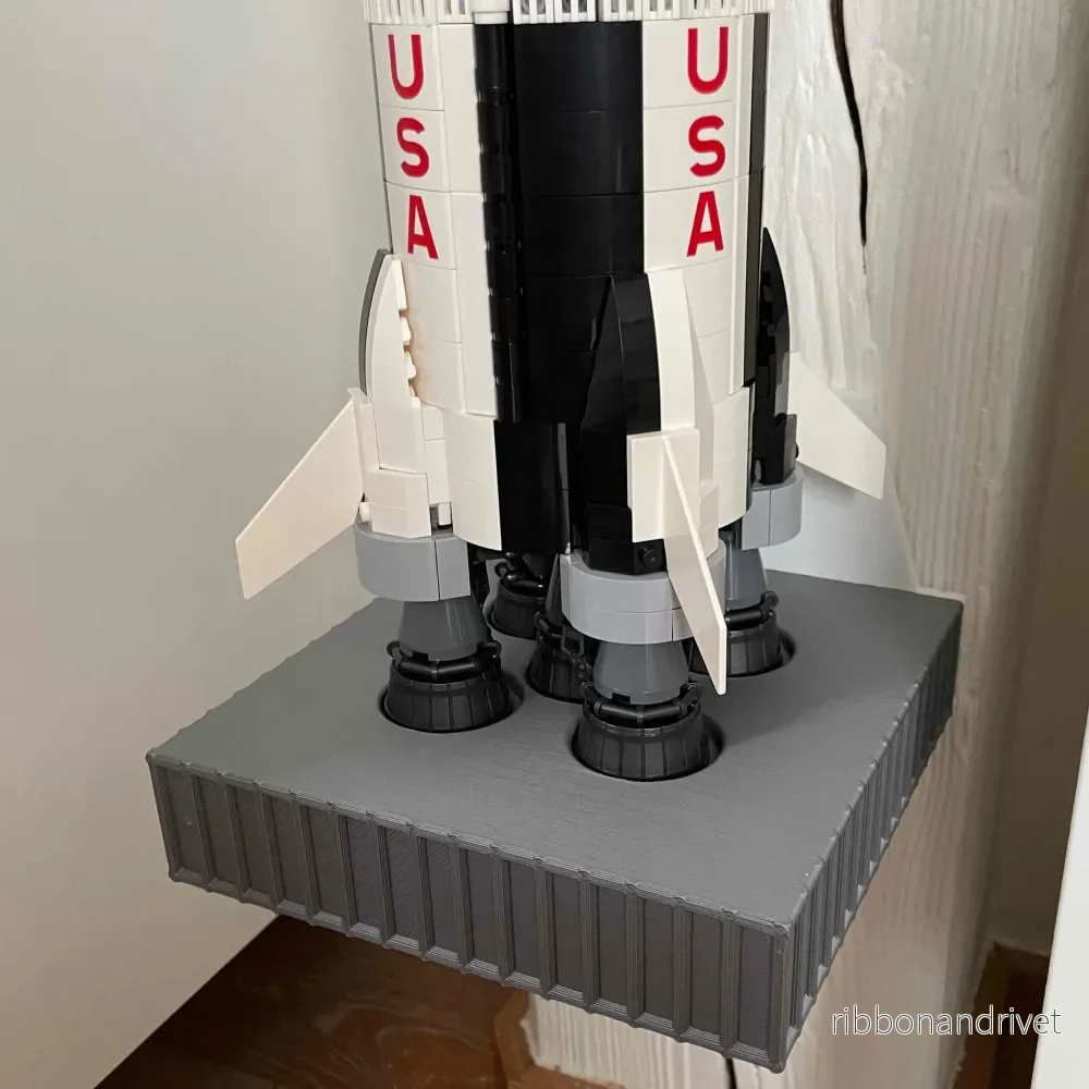 Vertikalt väggfäste för Lego Saturn V Vertikalt väggfäste för Lego Saturn V