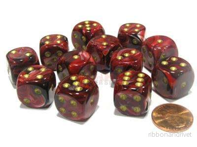 Chessex 16mm d6 med pips Dice Blocks (12 Dice) – Vortex Burgundy m/guld Chessex 16mm d6 med pips Dice Blocks (12 Dice) – Vortex Burgundy m/guld