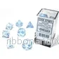 Chessex Borealis 16mm d6 Icicle/Ljusblå Luminary Dice Block (12 tärningar) Chessex Borealis 16mm d6 Icicle/Ljusblå Luminary Dice Block (12 tärningar)