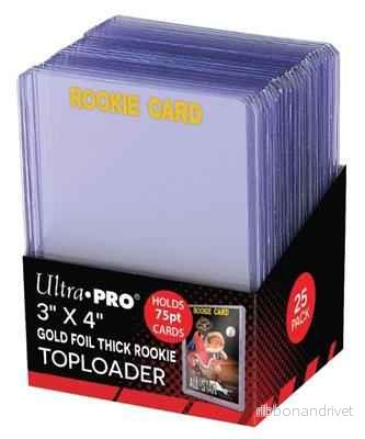 UP – Toploader 3″ x 4″ 75PT Rookie Gold Thick (25 stycken) UP – Toploader 3″ x 4″ 75PT Rookie Gold Thick (25 stycken)