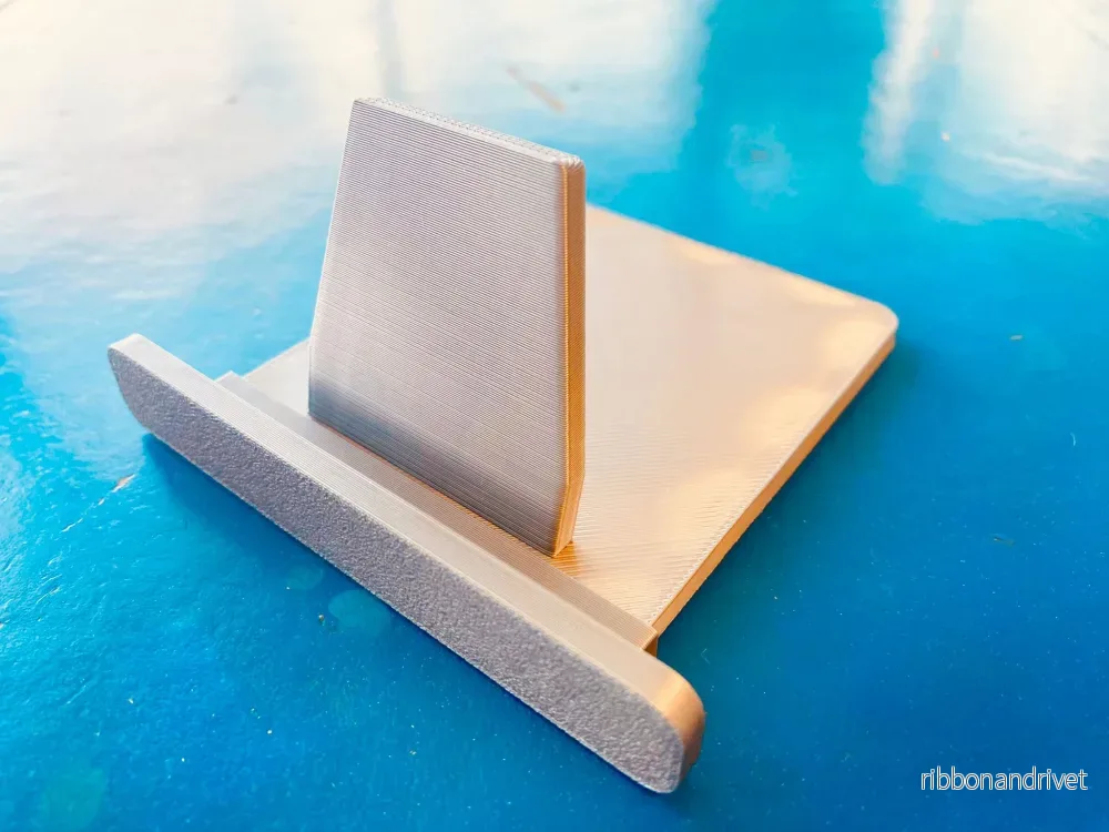 Stabil hållare för iPad och surfplatta
