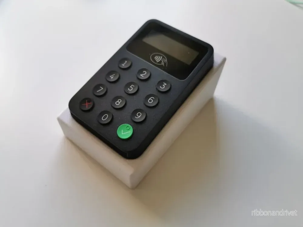 iZettle Reader 2-hållare – Praktisk och platsbesparande förvaring