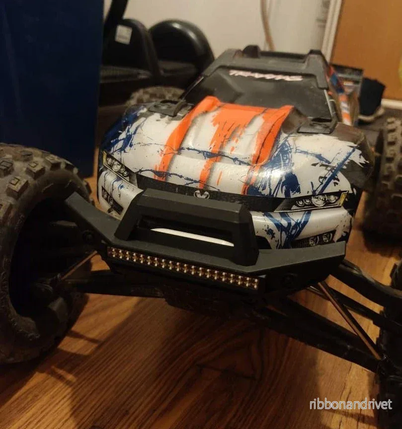 Traxxas Maxx för E-revo 2.0 stötfångaradapter - Bild 2