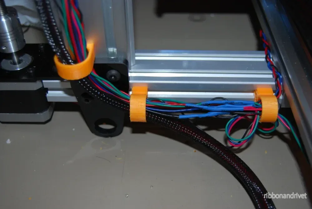 Maker Slide / Hadron Ord Bot Snap-on kabelhållare