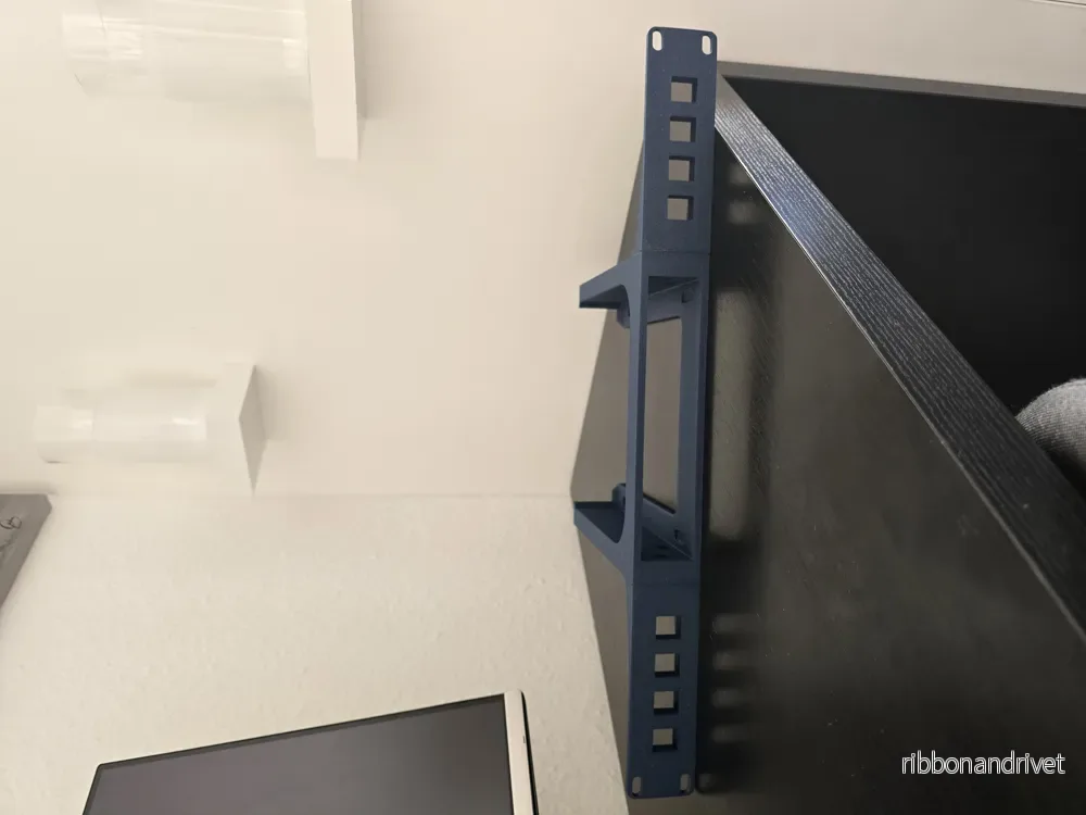 Lenovo ThinkCentre Tiny 19 Tums Rackmontering - Bild 2