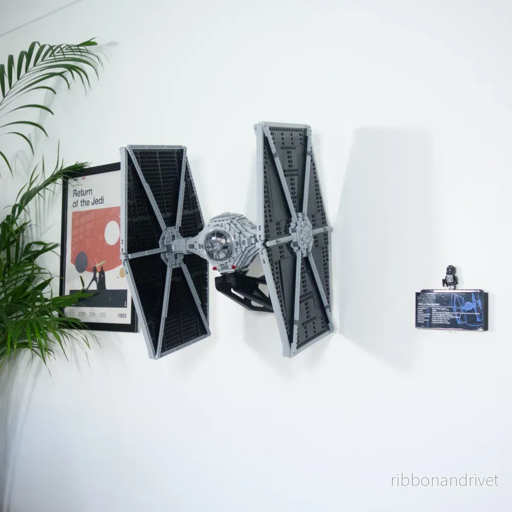 Väggfäste för UCS Tie Fighter 75095