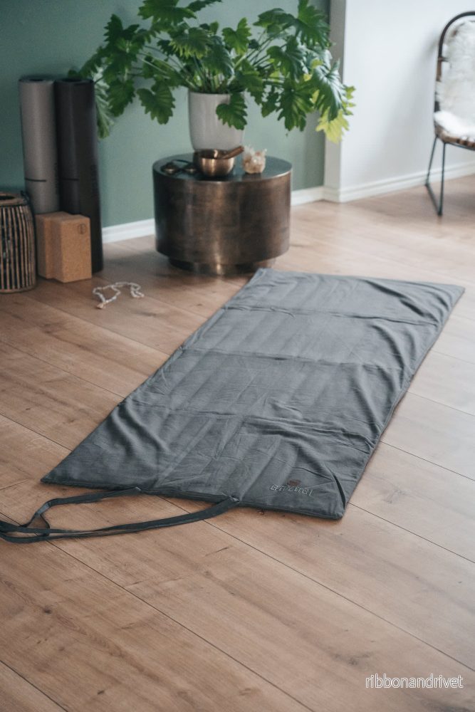 Calm Organic Cotton Yin Futon mat – Dark Grey Calm Organic Cotton Yin Futon mat – Dark Grey