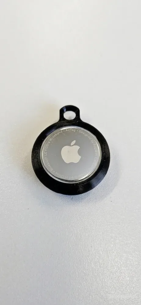 Flexibelt TPU-skal för Apple AirTag med nyckelring