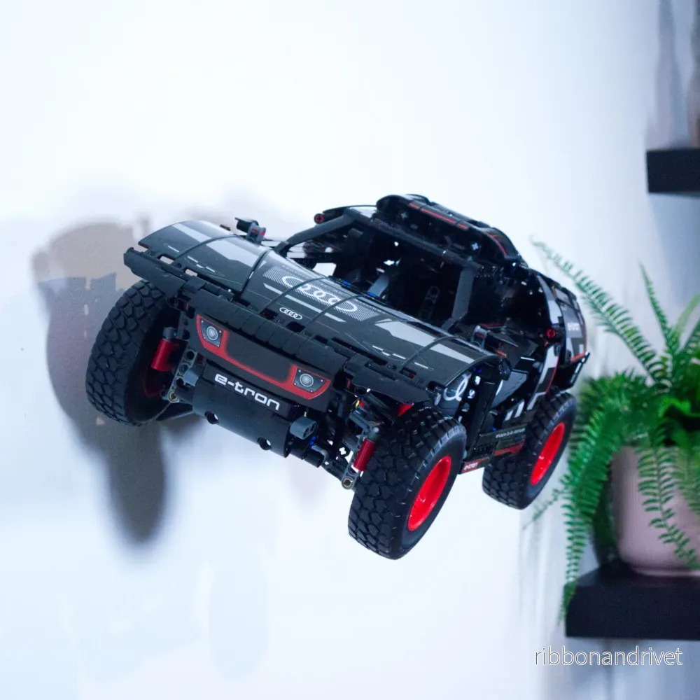 Väggfäste för LEGO Technic Audi RS Q E-Tron 42160 - Bild 3