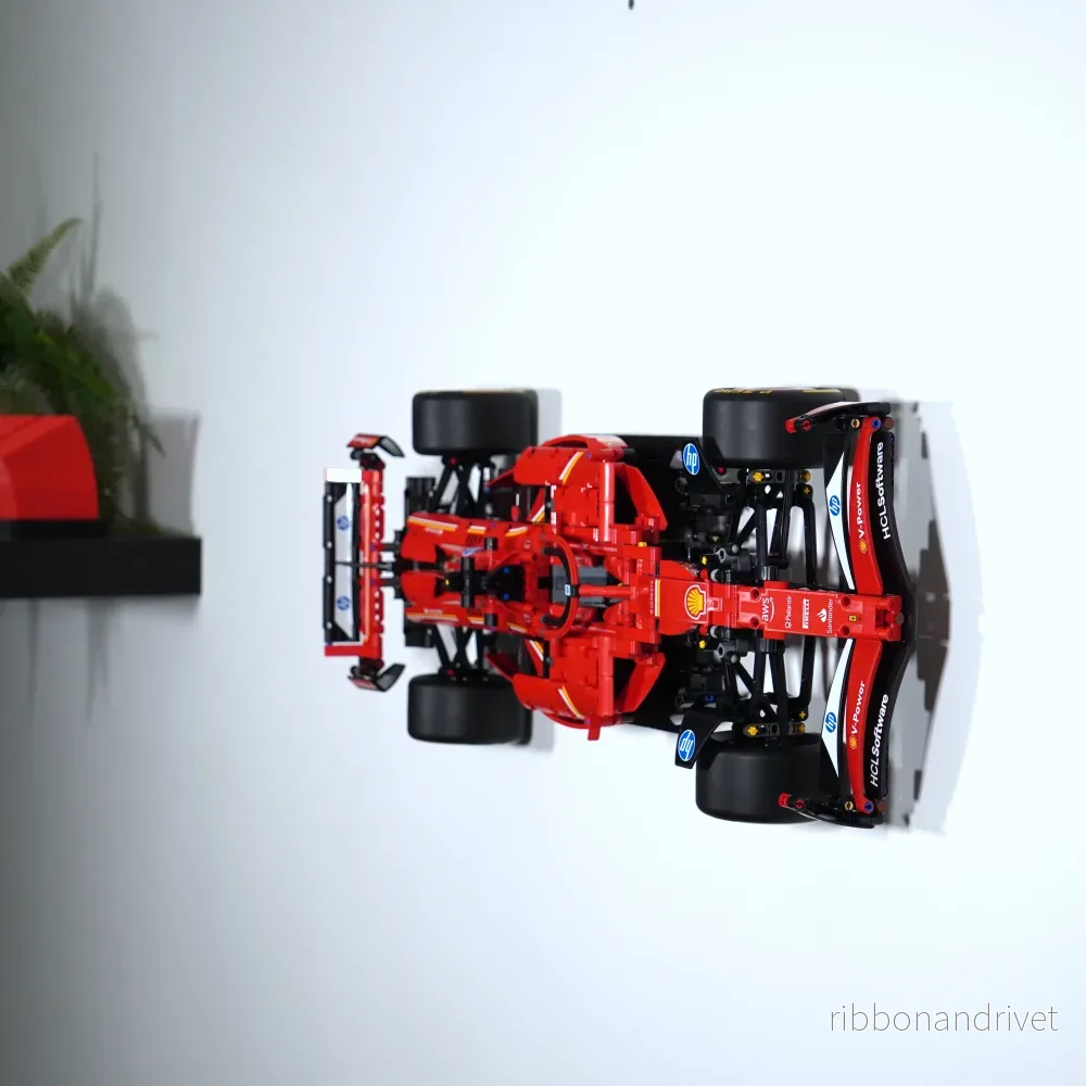 Väggfäste för LEGO Technic 42207 Ferrari F1 - Bild 3