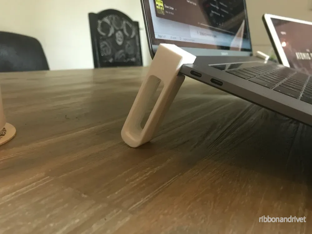 MacBook Pro-stativ för optimerad arbetsyta - Bild 2