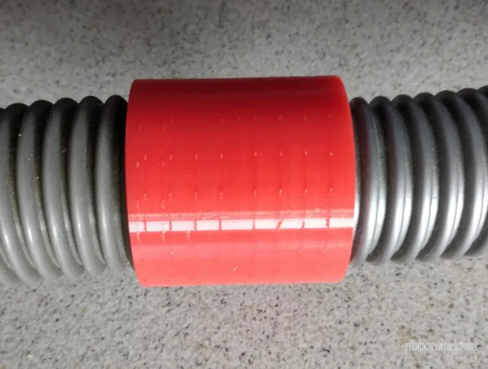 Gängad anslutning för 32 mm dammsugslang