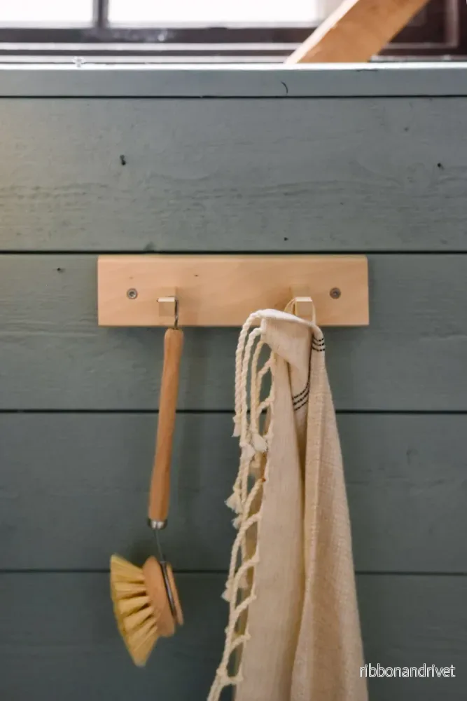 Knopplist med 2 fyrkantiga knoppar Knopplist med 2 fyrkantiga knoppar