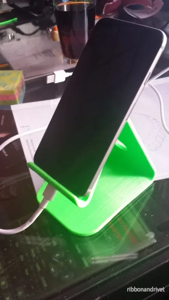 Stativ för iPhone 6 och Galaxy S5 med integrerad laddning och ljudingång - Bild 2