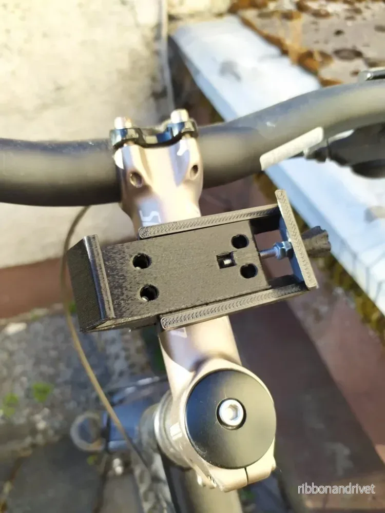 Robust och justerbar telefonhållare för mountainbikes och racercyklar - Bild 2