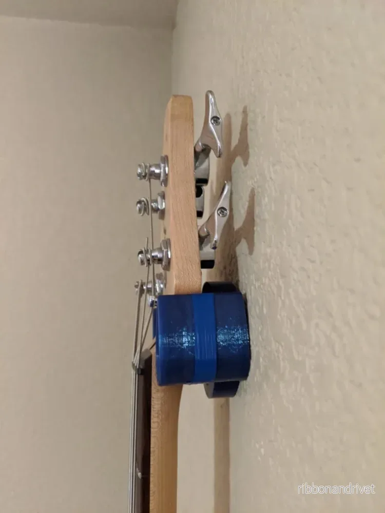 Väggfäste för basgitarr – Säker och snygg förvaring - Bild 3