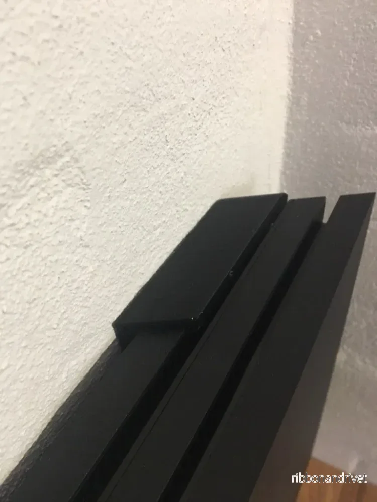 Väggfäste för PS4 Pro - Bild 2