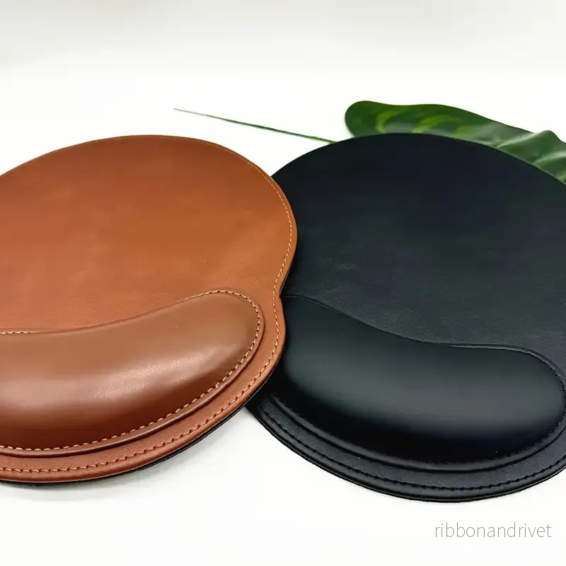 Ergonomisk musmatta med handledsstöd i svart och brunt konstläder med memory foam - Bild 3