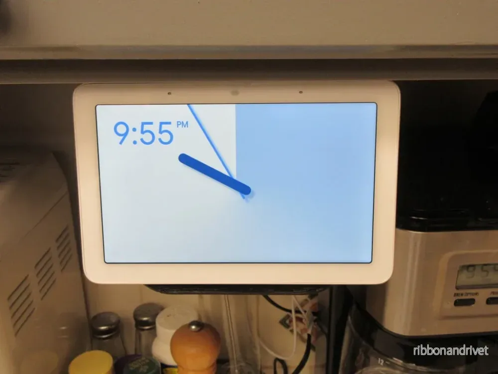Google Nest Hub-upphängning för under ett skåp/bord