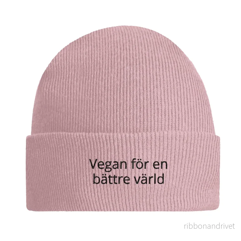 Mössa med broderad text ”Vegan för en bättre värld” – Beechfield B45 Mössa med broderad text ”Vegan för en bättre värld” – Beechfield B45