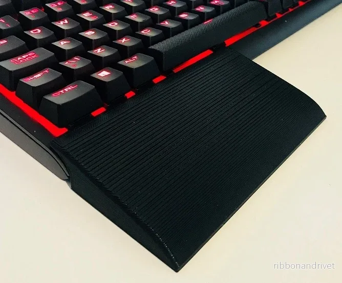 Kompakt handledsstöd för Corsair K63 tangentbord