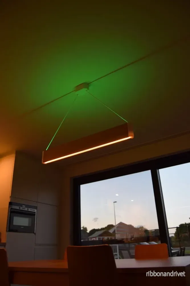 Philips Hue Ensis DIY-taklampa Philips Hue Ensis DIY-taklampa
