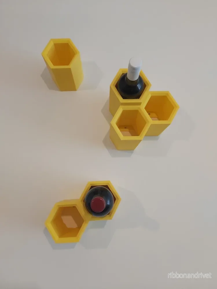 Modulärt väggmonterat vinställ i bikakedesign - Bild 3