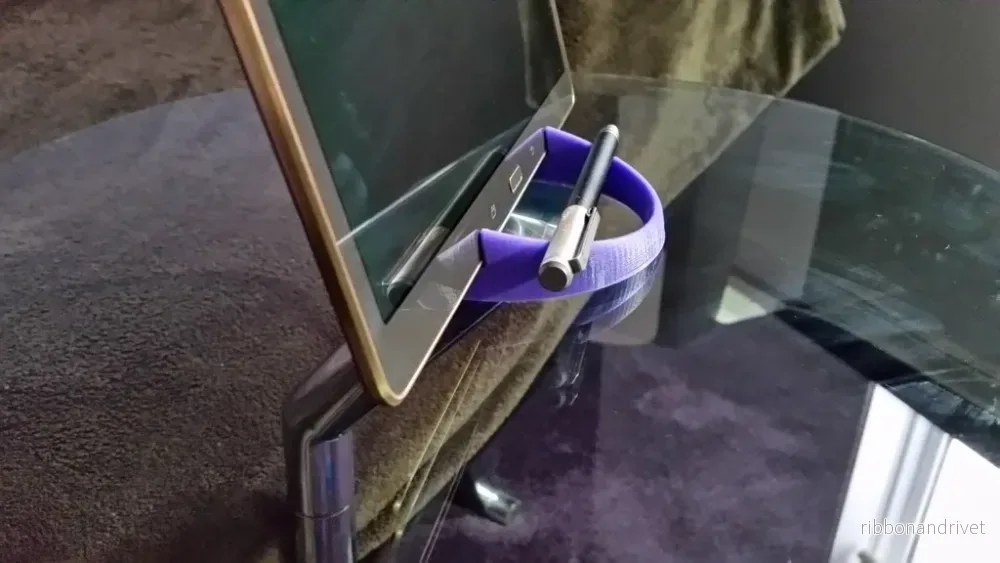 Praktisk hållare för surfplatta och penna för Samsung Galaxy Tab S - Bild 2