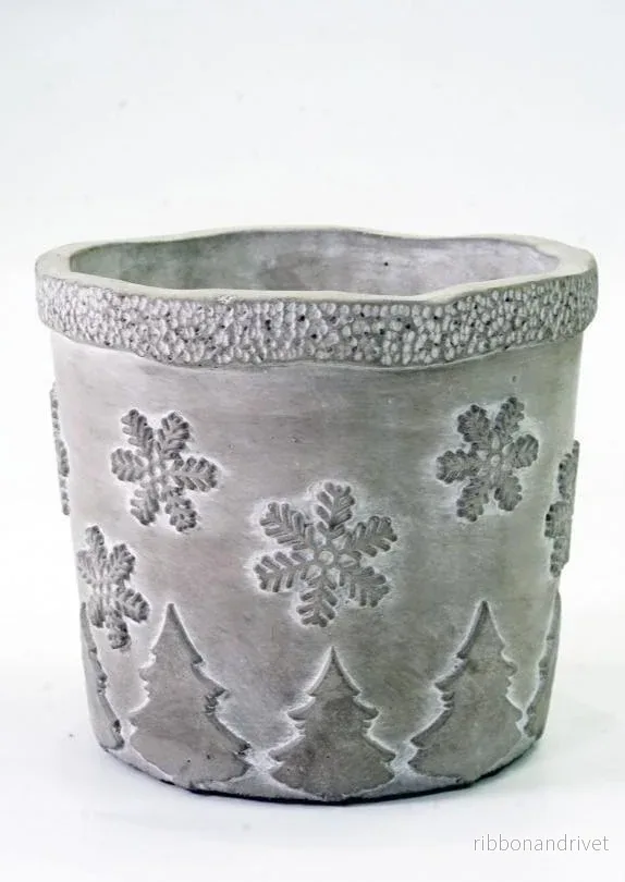 Kruka, cement m snöflinga