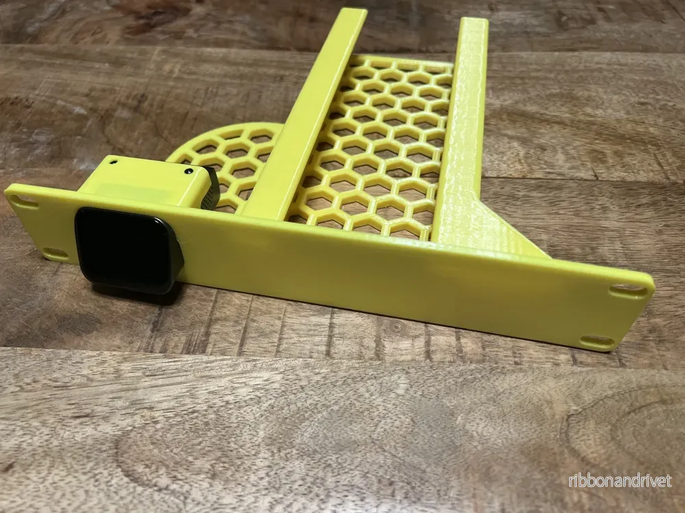 10" Rackmontering för USW Ultra och JetKVM - Bild 2
