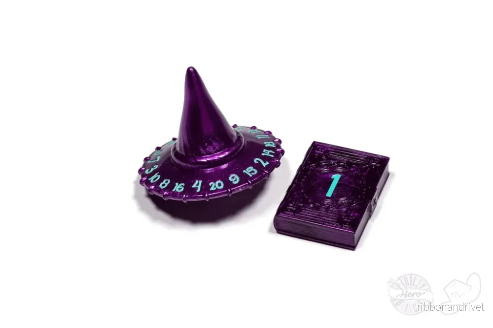 PolyHero Wizard d20 Wizard Hat & d2 Spellbook i Wizardstone