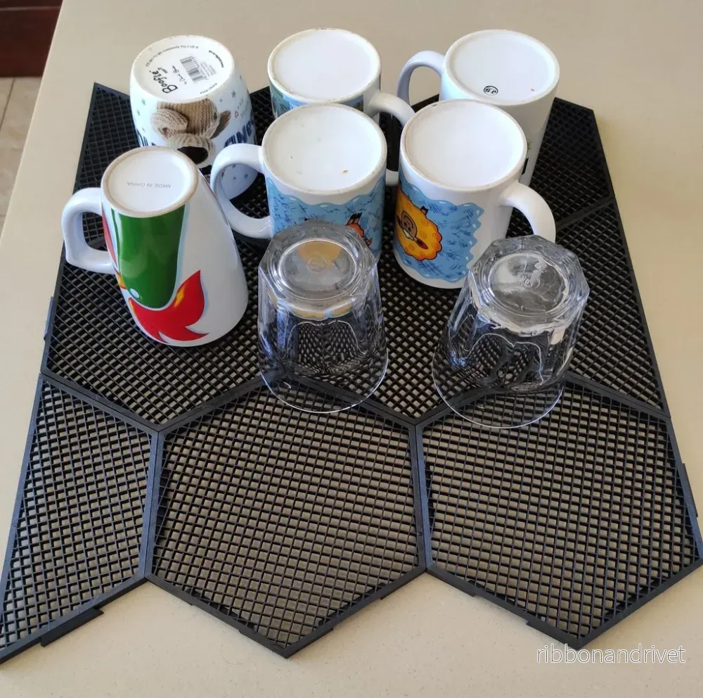 Stapelbar modulär torkställning för koppar och glas Stapelbar modulär torkställning för koppar och glas