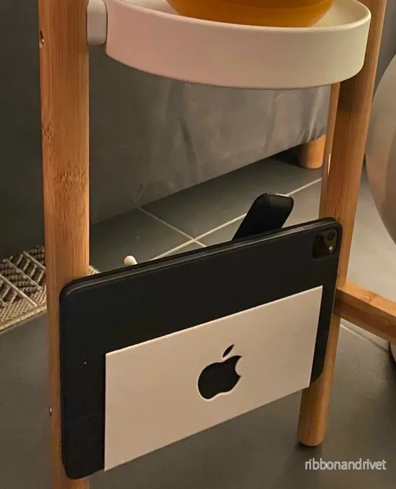 iPad- och fjärrkontrollhållare till Satsumas Ikea