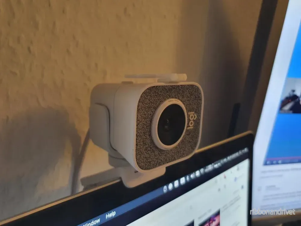 Logitech StreamCam Linslock med Integrerad Gångjärn (2 delar) - Bild 2